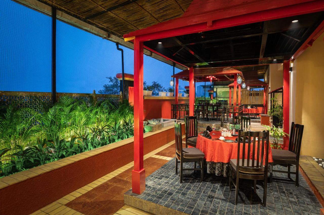 Radisson Jaipur City Center Exterior photo The restaurant