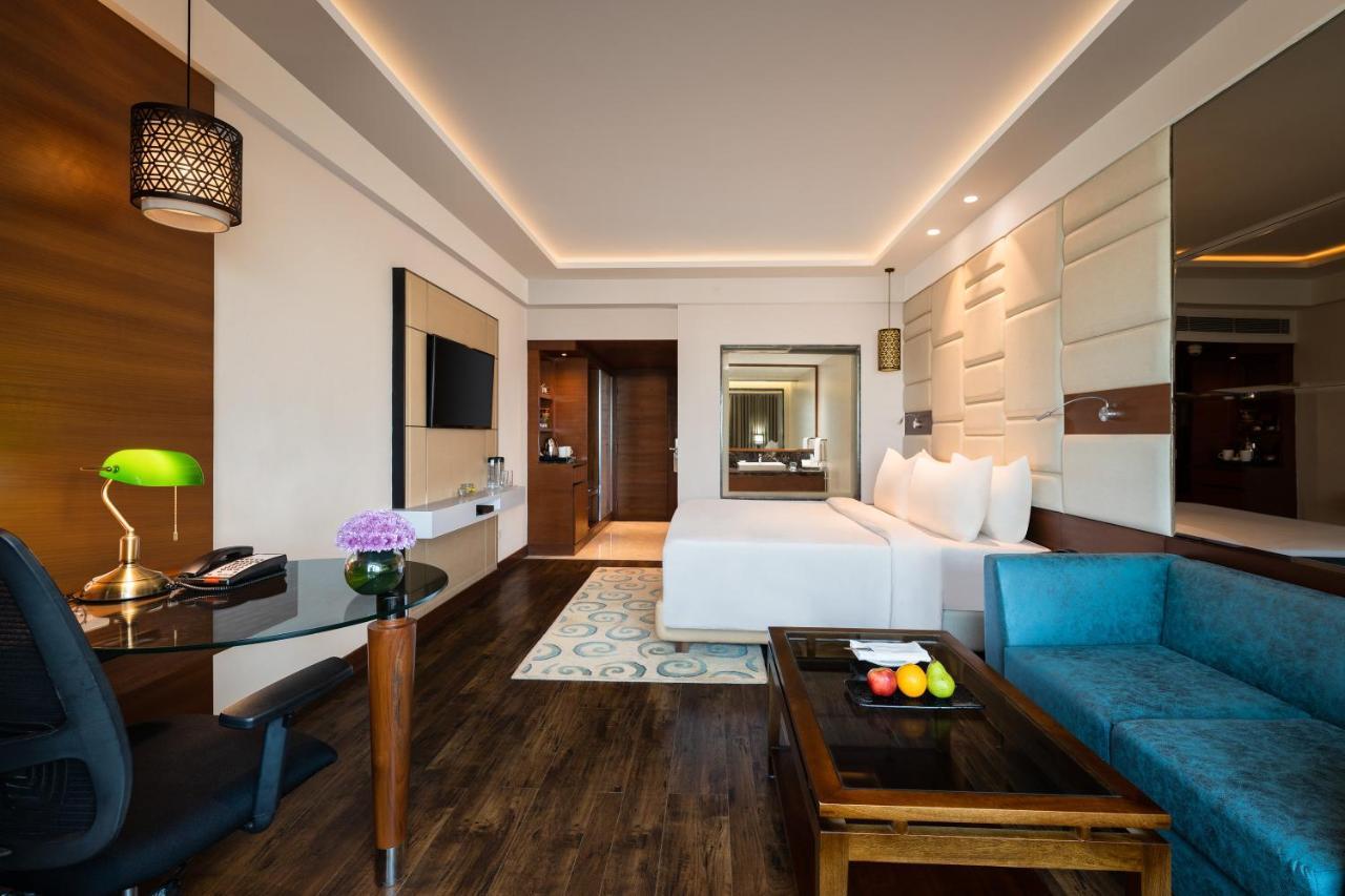 Radisson Jaipur City Center Exterior photo Deluxe Room