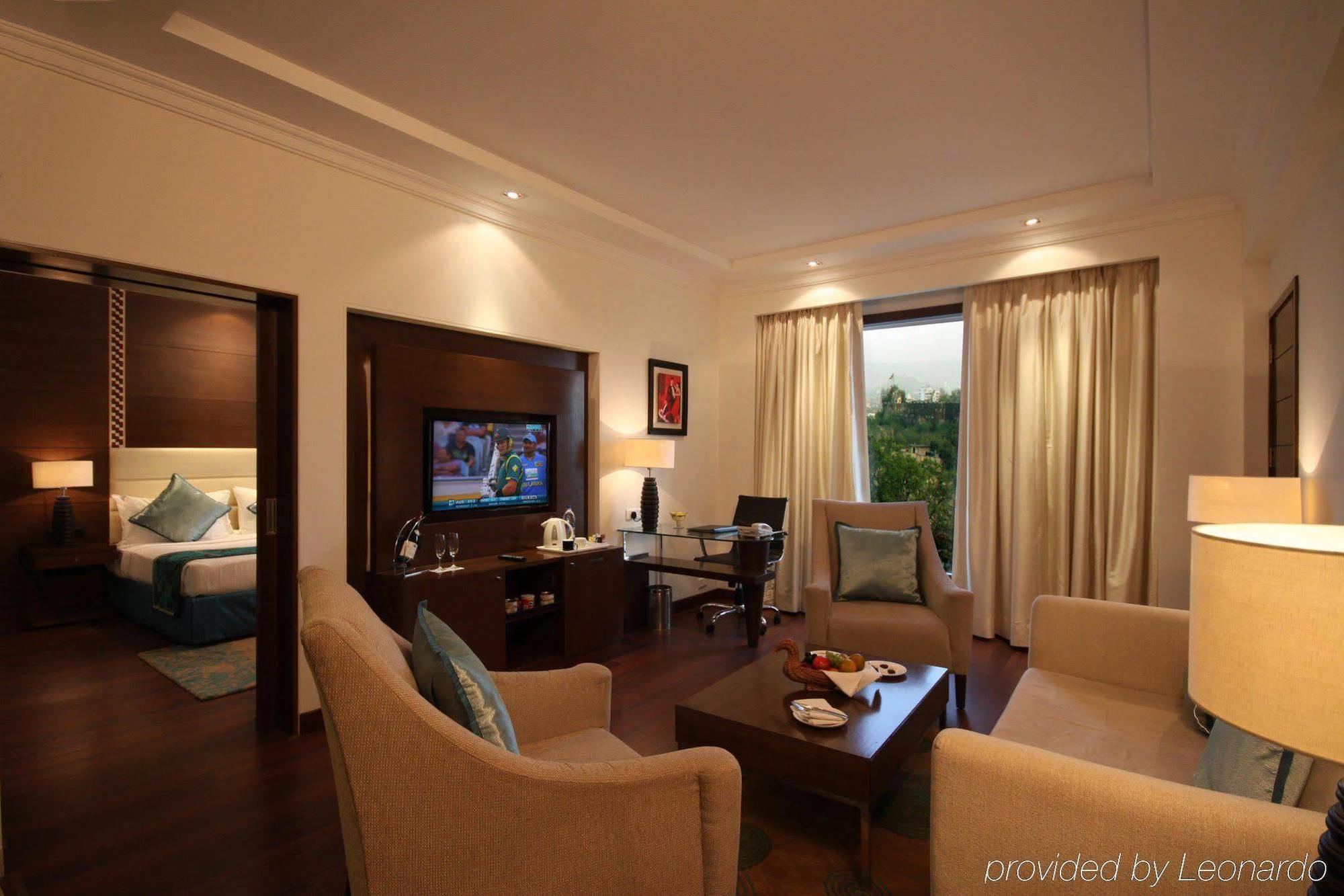 Radisson Jaipur City Center Hotel Room photo