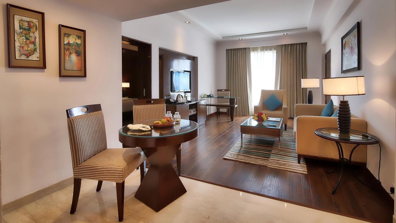 Radisson Jaipur City Center Exterior photo Suite at the Taj Bengal