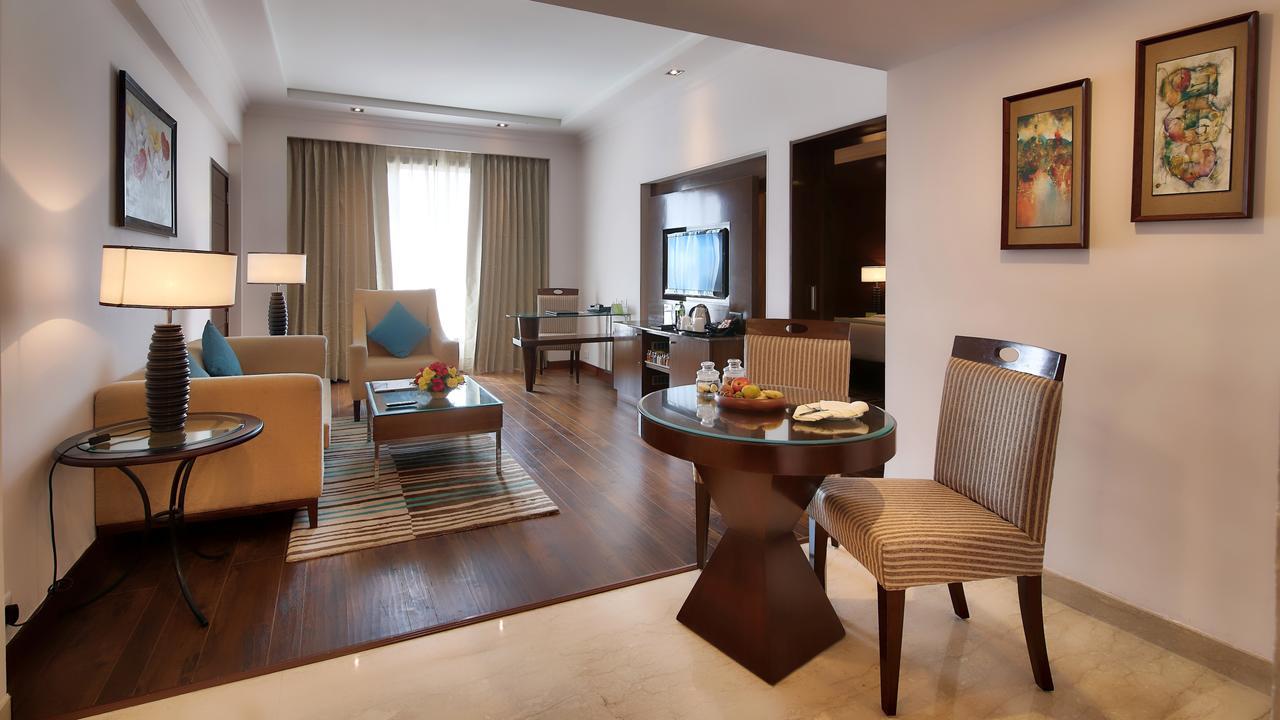 Radisson Jaipur City Center Exterior photo Suite at the Taj Bengal